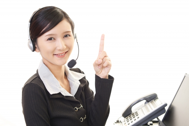 コールセンターの女性のイメージ